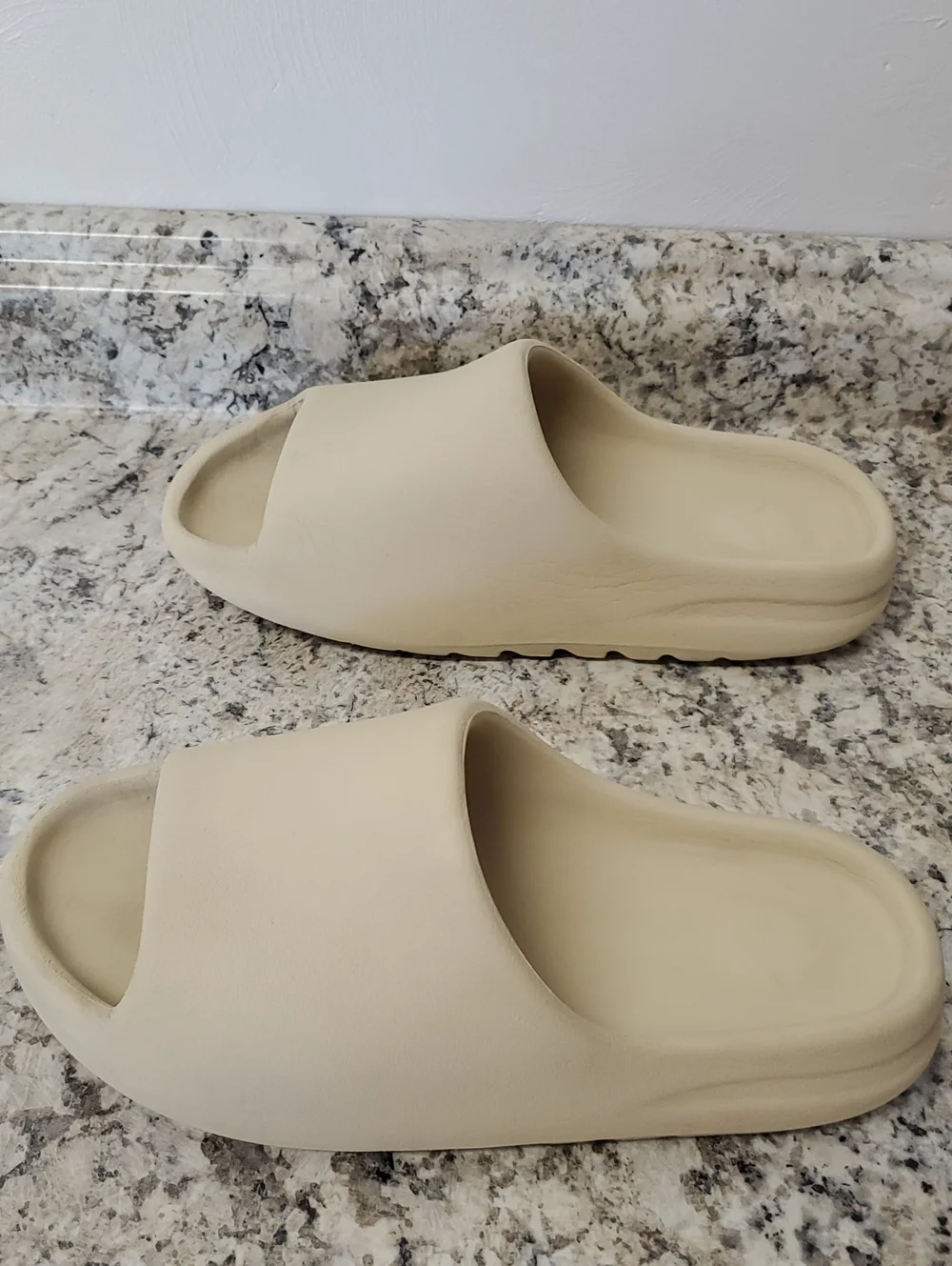 YEEZY adidas Slide in BONE Color